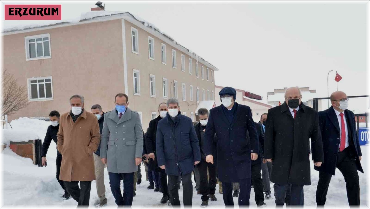İçişleri Bakan Yardımcısı Muhterem İnce, Karayazı'da incelemelerde bulundu
