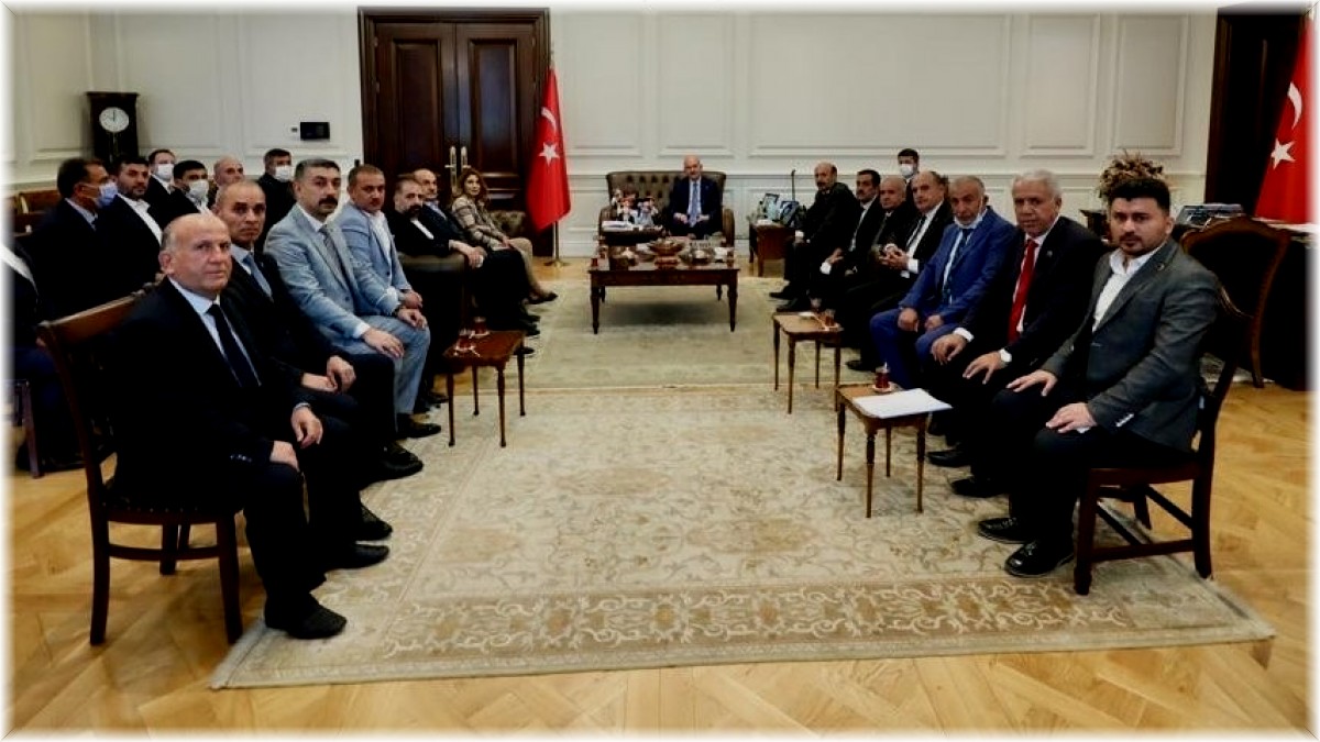 İçişleri Bakanı Soylu, Elazığ muhtarlarıyla bir araya geldi