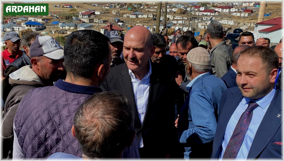 İçişleri Bakanı Süleyman Soylu deprem bölgesinde