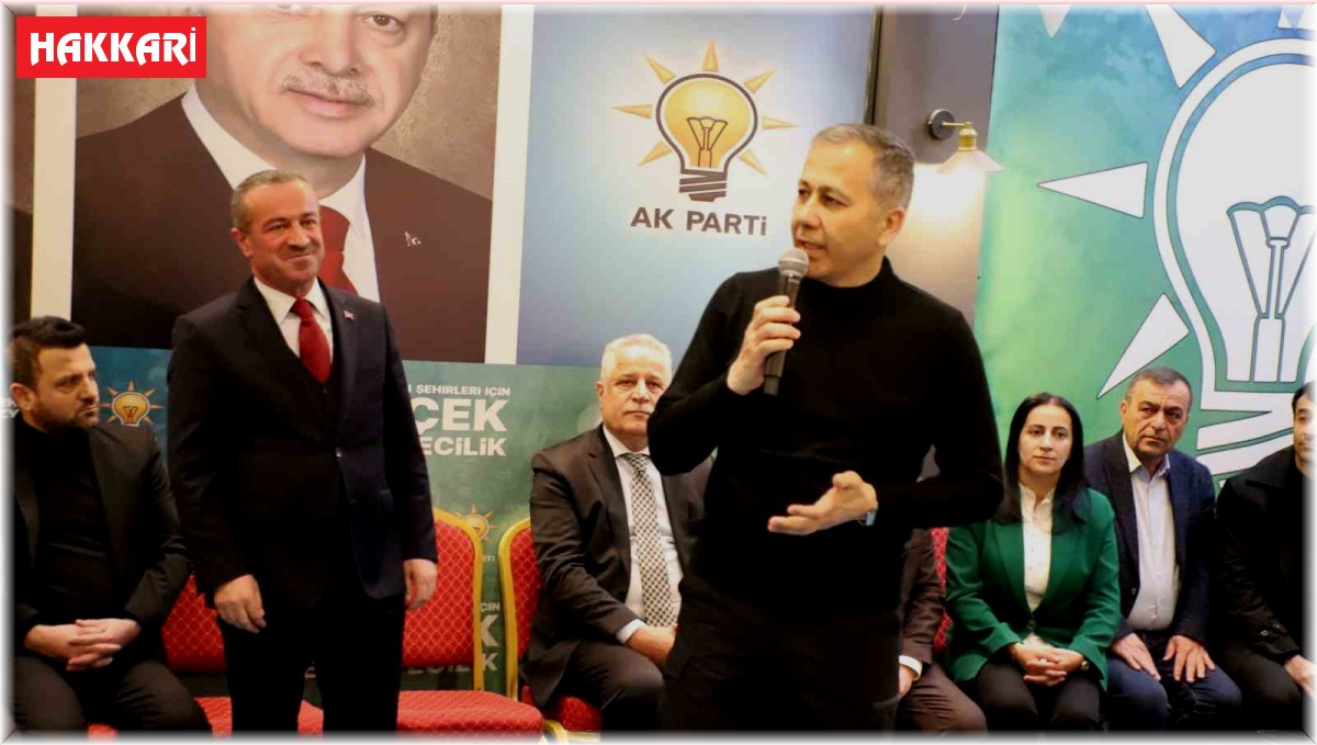 İçişleri Bakanı Yerlikaya, Hakkari'de Mehmetçikle iftar açtı