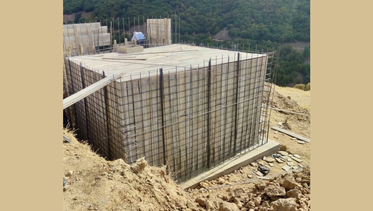 İçmeler köyünde içme suyu deposu yapım çalışmaları sürüyor