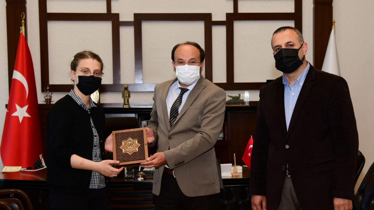 İdil Büyükgölcigezli, ETÜ'nün misafiri oldu