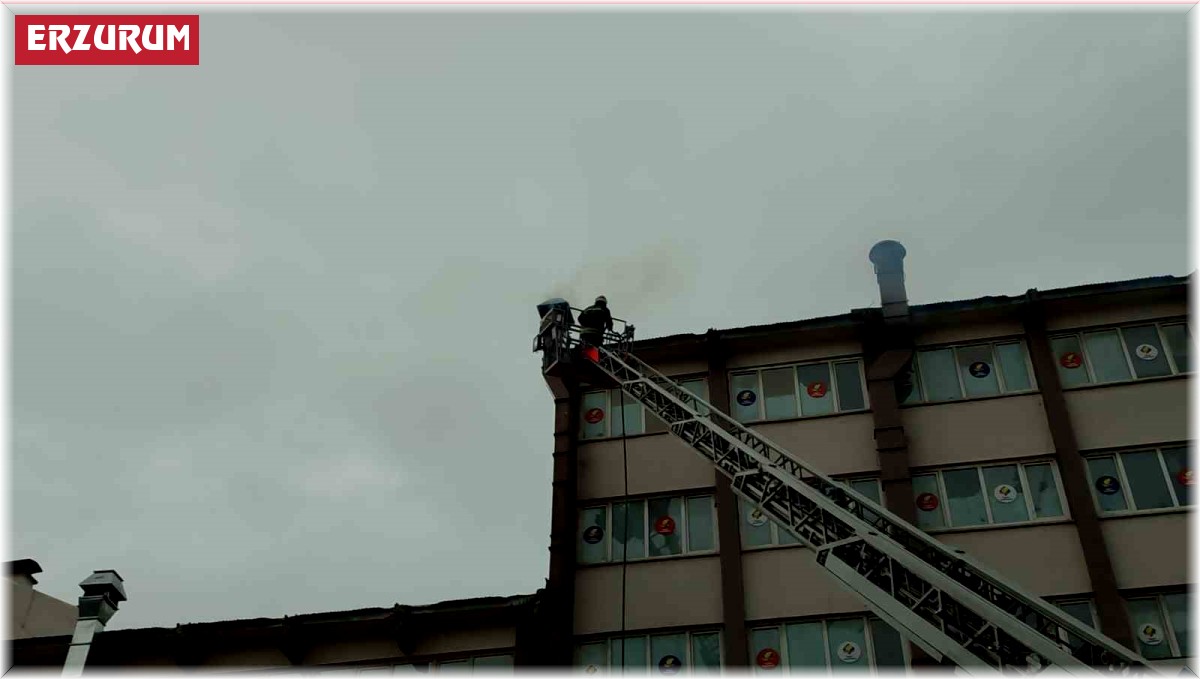 İftar saatinde çatı yangını korkuttu