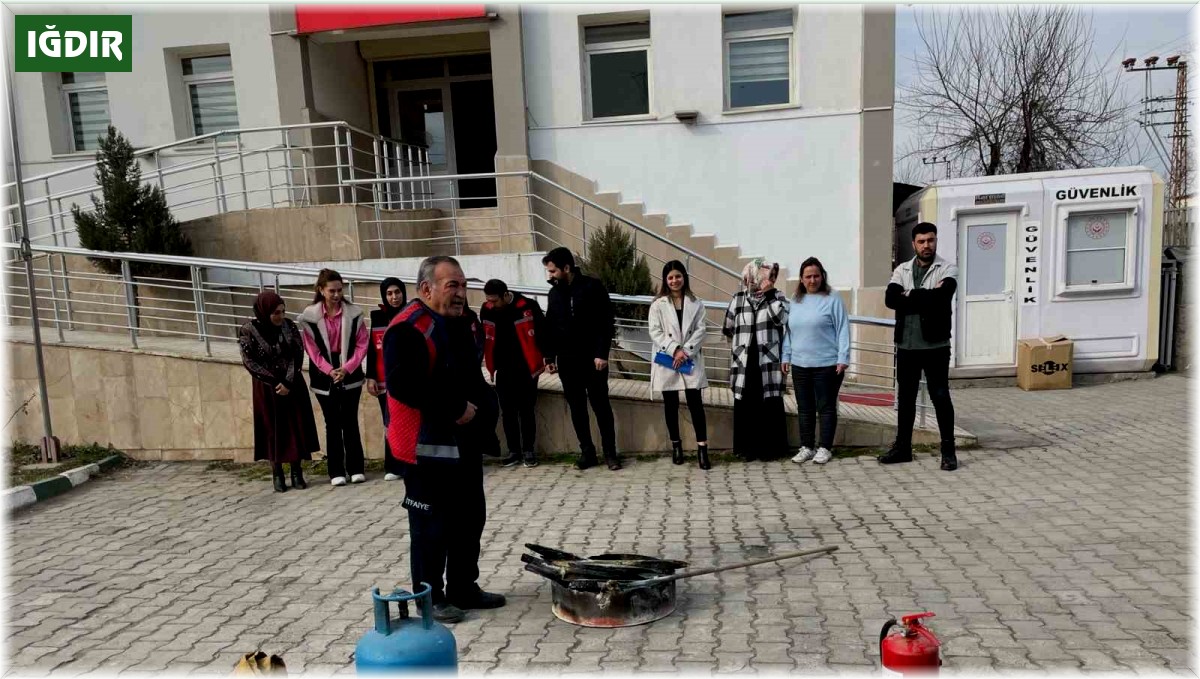 Iğdır Belediyesi yangın söndürme eğitimleri devam ediyor