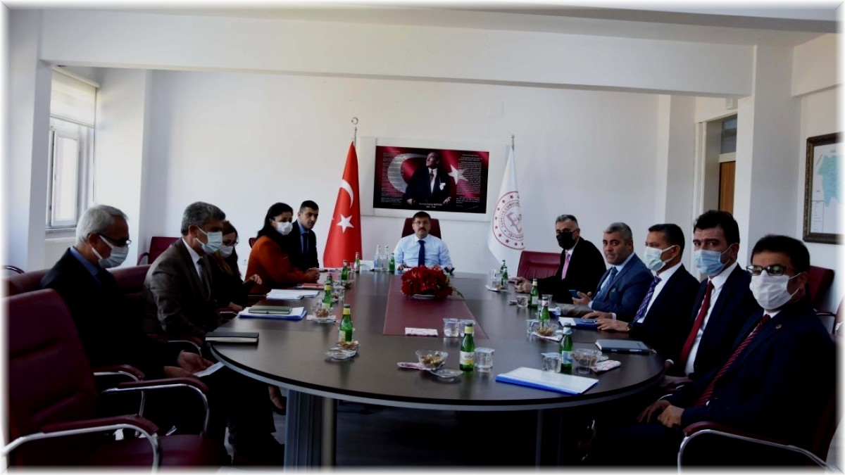 Iğdır'da '2021-2022 Eğitim-Öğretim Yılı Değerlendirme Toplantısı' yapıldı