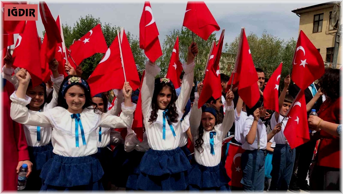 Iğdır'da 23 Nisan Ulusal Egemenlik ve Çocuk Bayramının 102. yıl dönümü kutlandı