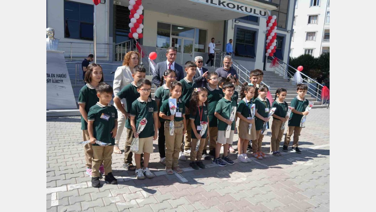 Iğdır'da 302 okulda öğrenciler ders başı yaptı