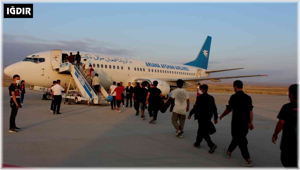 Iğdır'da 906 Afganistanlı göçmen ülkelerine gönderildi