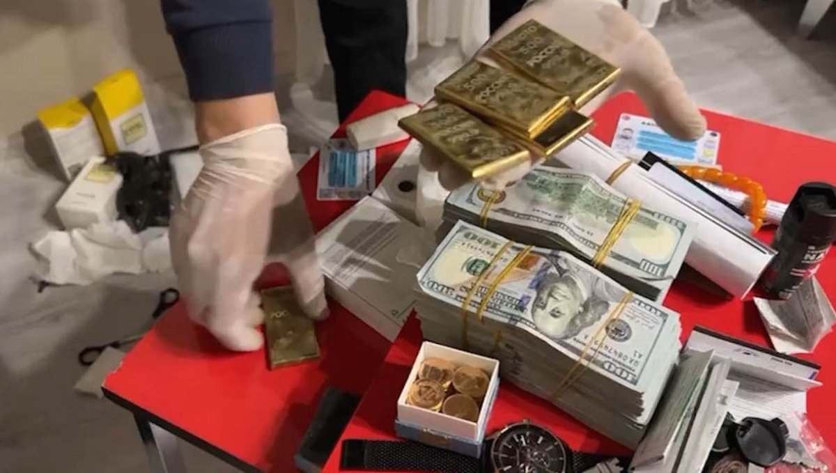 Iğdır'da altın satma vaadiyle vatandaşları dolandıran 4 kişi yakalandı