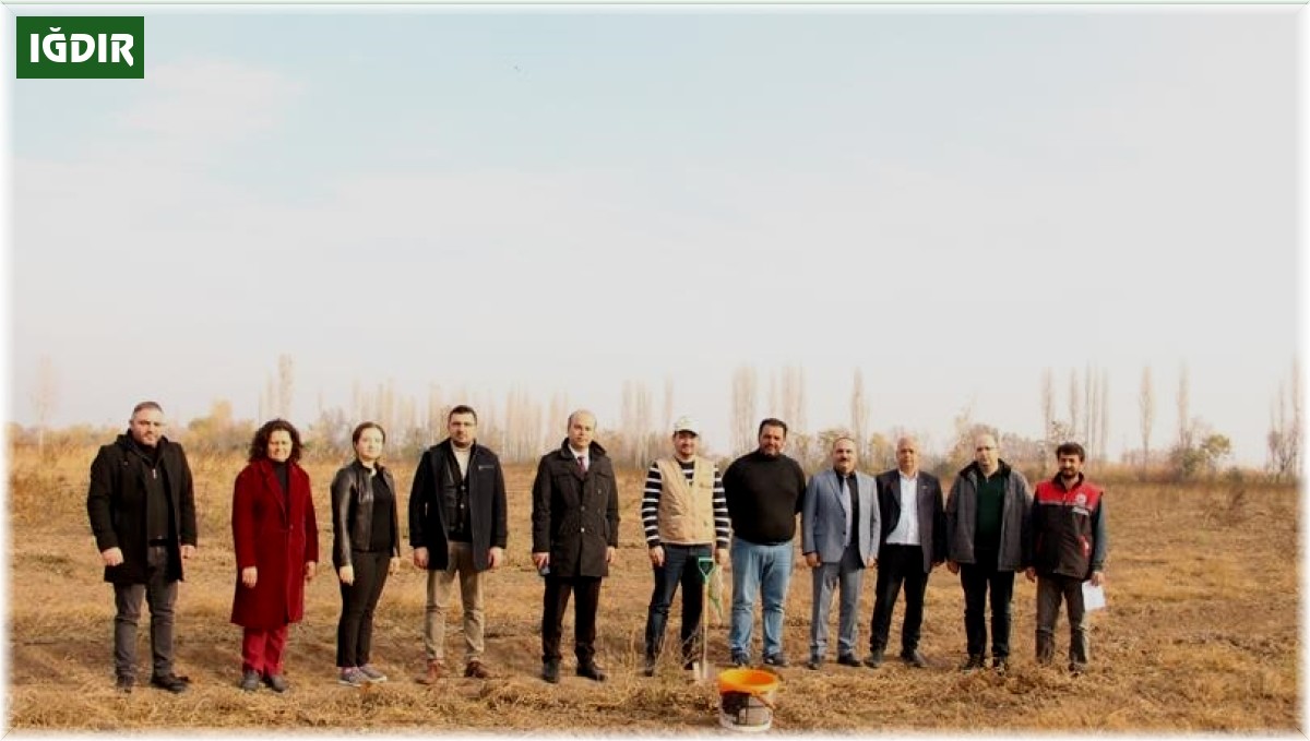 Iğdır'da çiftçiler aşırı gübrelemeye karşı uyarıldı