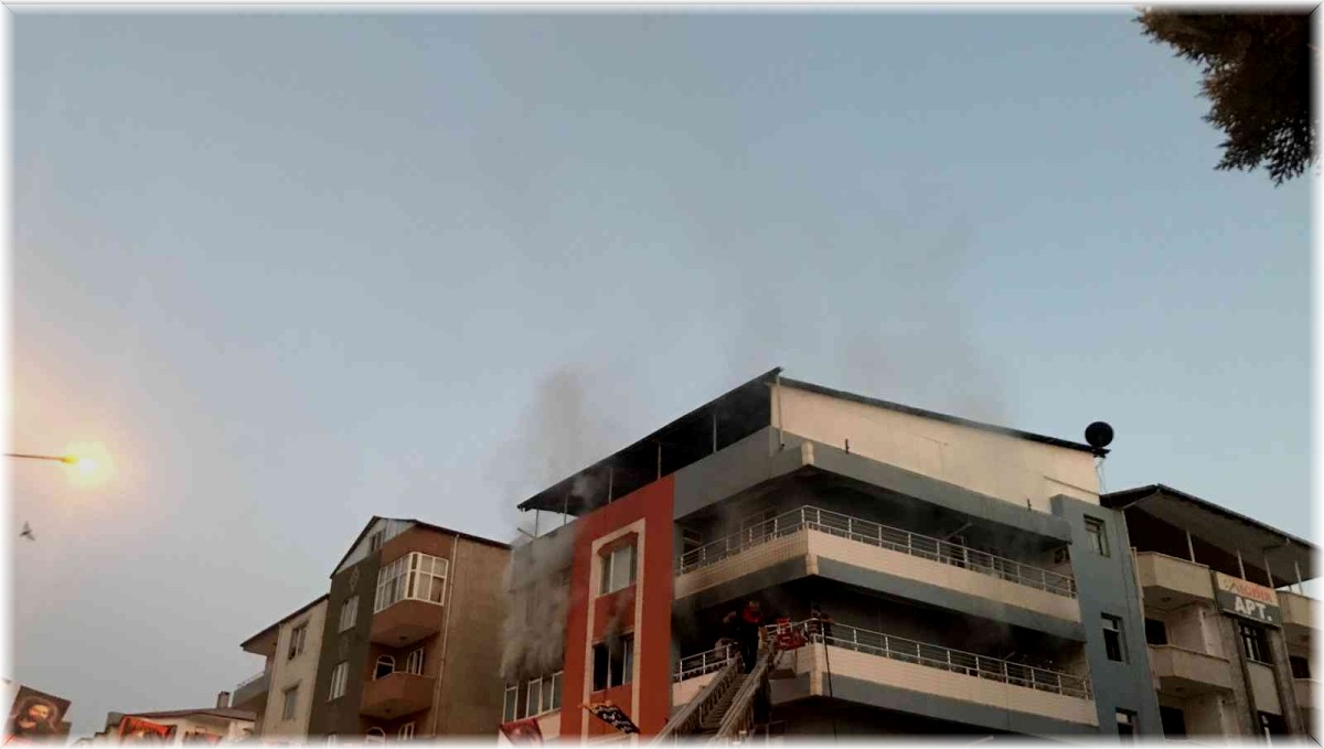 Iğdır'da çıkan yangında daire kullanılamaz hale geldi