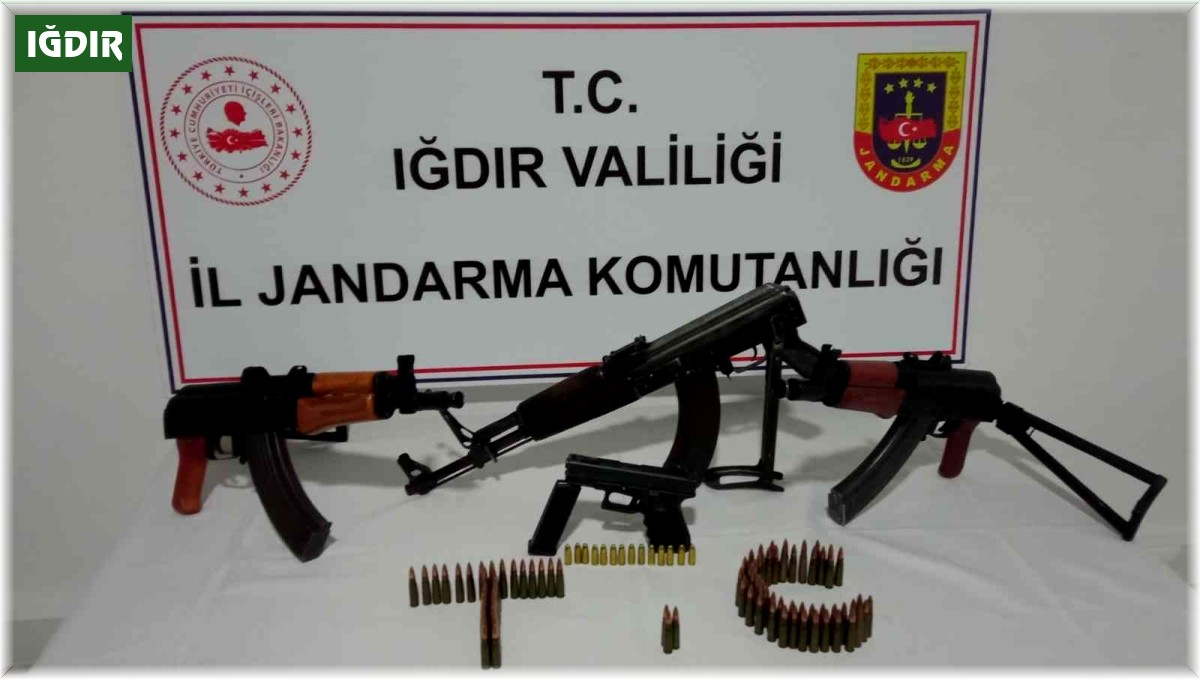Iğdır'da durdurulan araçta kalaşnikof çıktı: 2 tutuklu