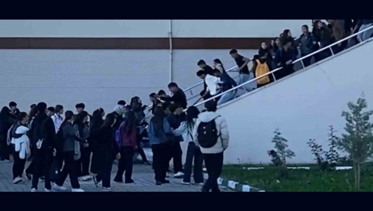 Iğdır'da eli sopalı şahıslar okul bastı