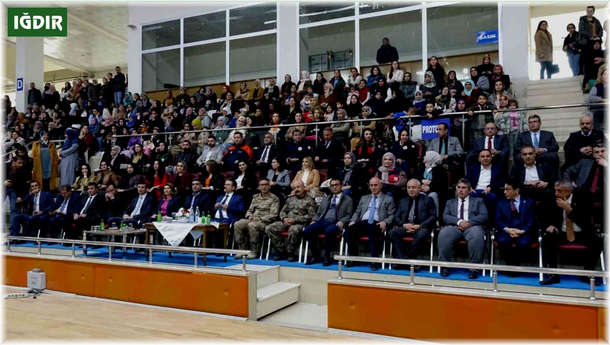 Iğdır'da 'En İyi Narkotik Polisi: Anne' projesi çerçevesinde yüzlerce kişiye eğitim verildi