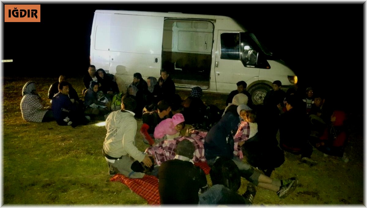 Iğdır'da göçmen kaçakçılığı: 118 düzensiz göçmen yakalandı