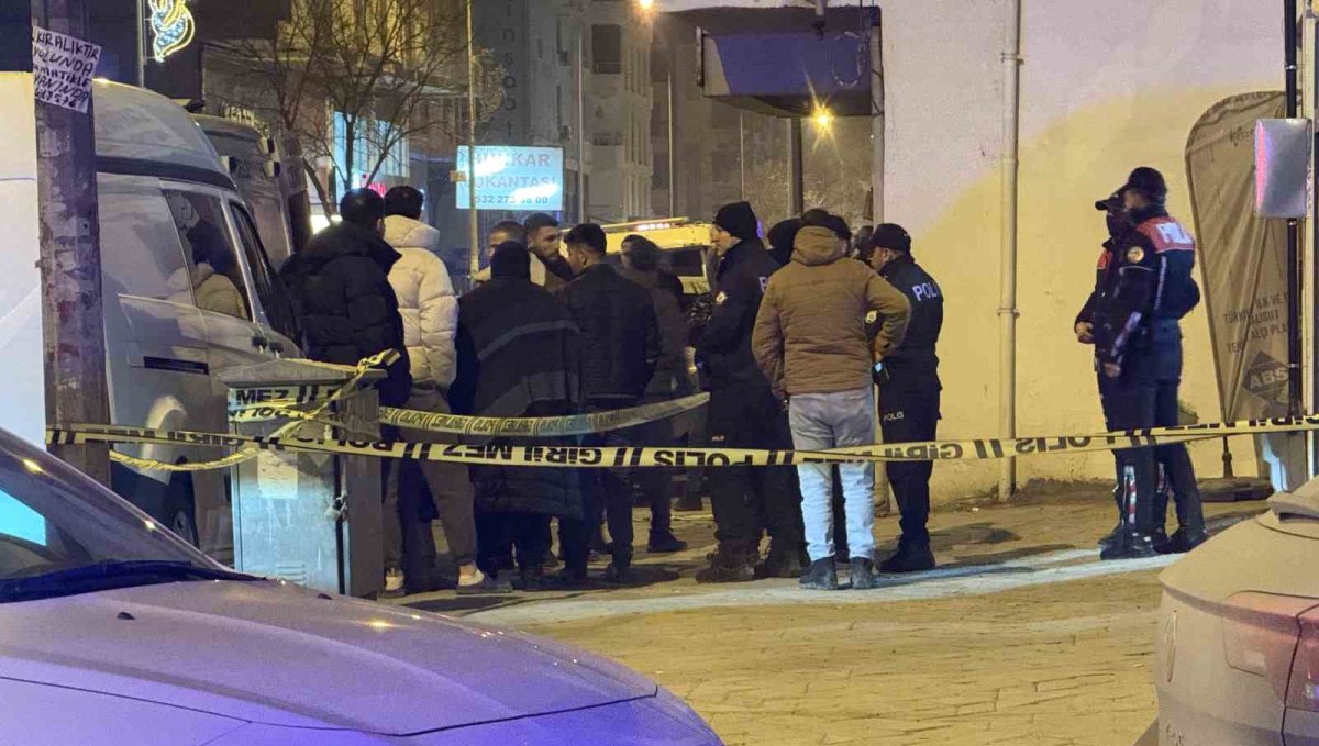 Iğdır'da iş merkezinde şüpheli ölüm