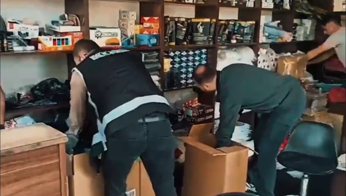 Iğdır'da kaçak sigara operasyonu: Çok sayıda kaçak ürün ele geçirildi