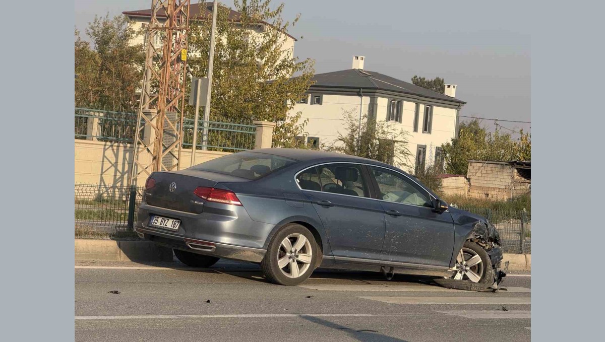 Iğdır'da maddi hasarlı trafik kazası