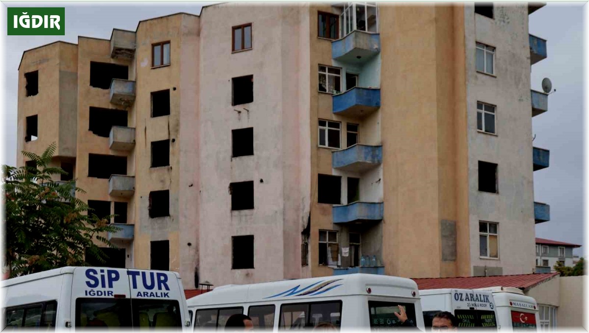 Iğdır'da metruk binalar yıkılıyor