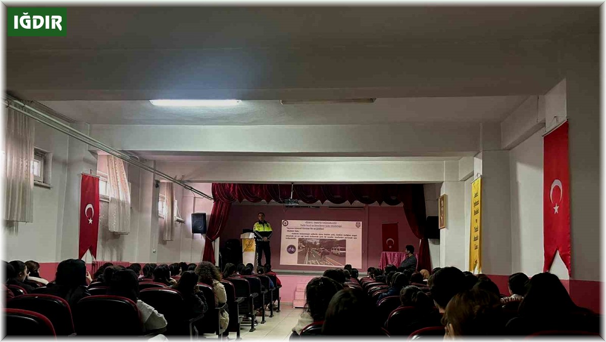 Iğdır'da öğrencilere trafik bilgilendirmesi