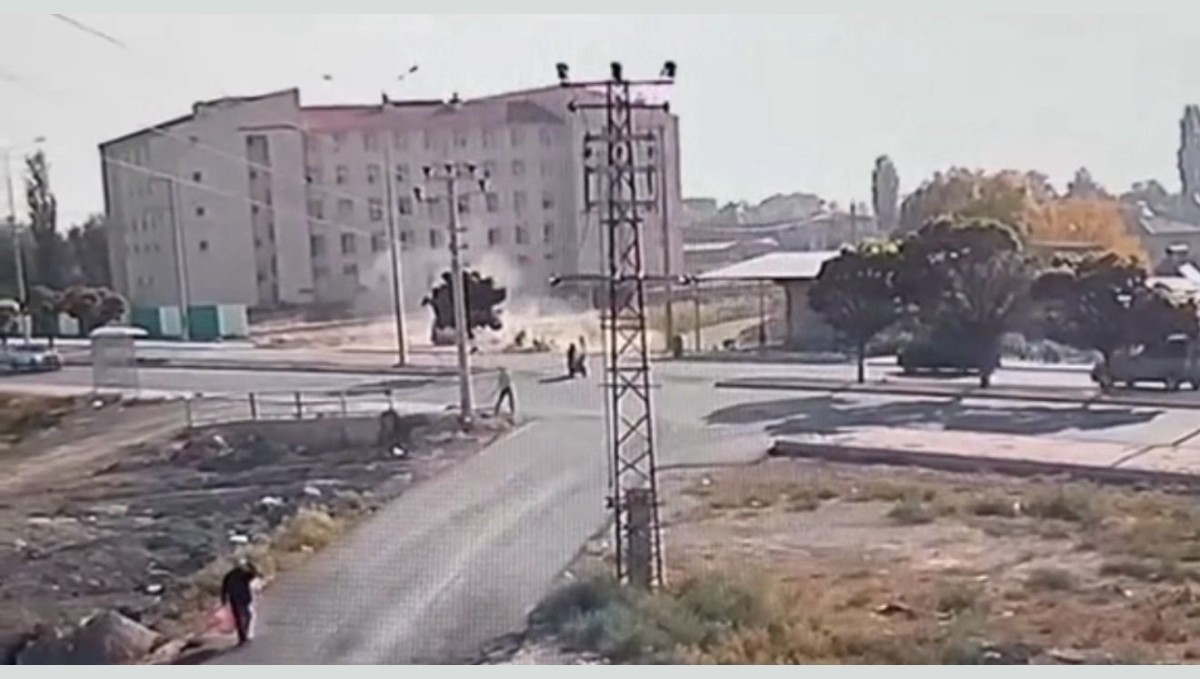 Iğdır'da otomobil ile motosiklet çarpıştı: 3 yaralı