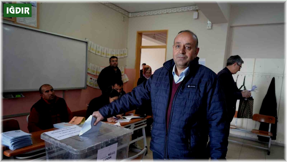 Iğdır'da oy kullanma işlemi başladı