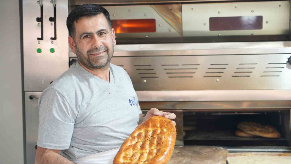Iğdır'da ramazan pidesi kuyruğu