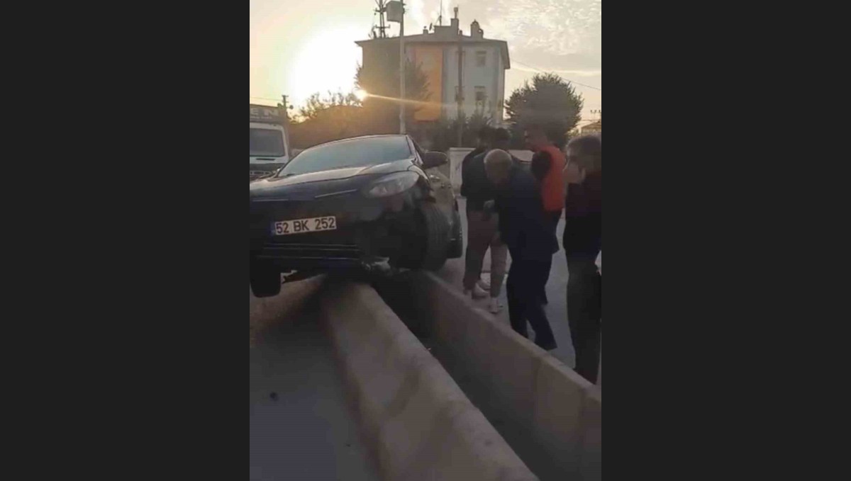 Iğdır'da refüj tepkisi: Yol daraldı, kaza kaçınılmaz oldu