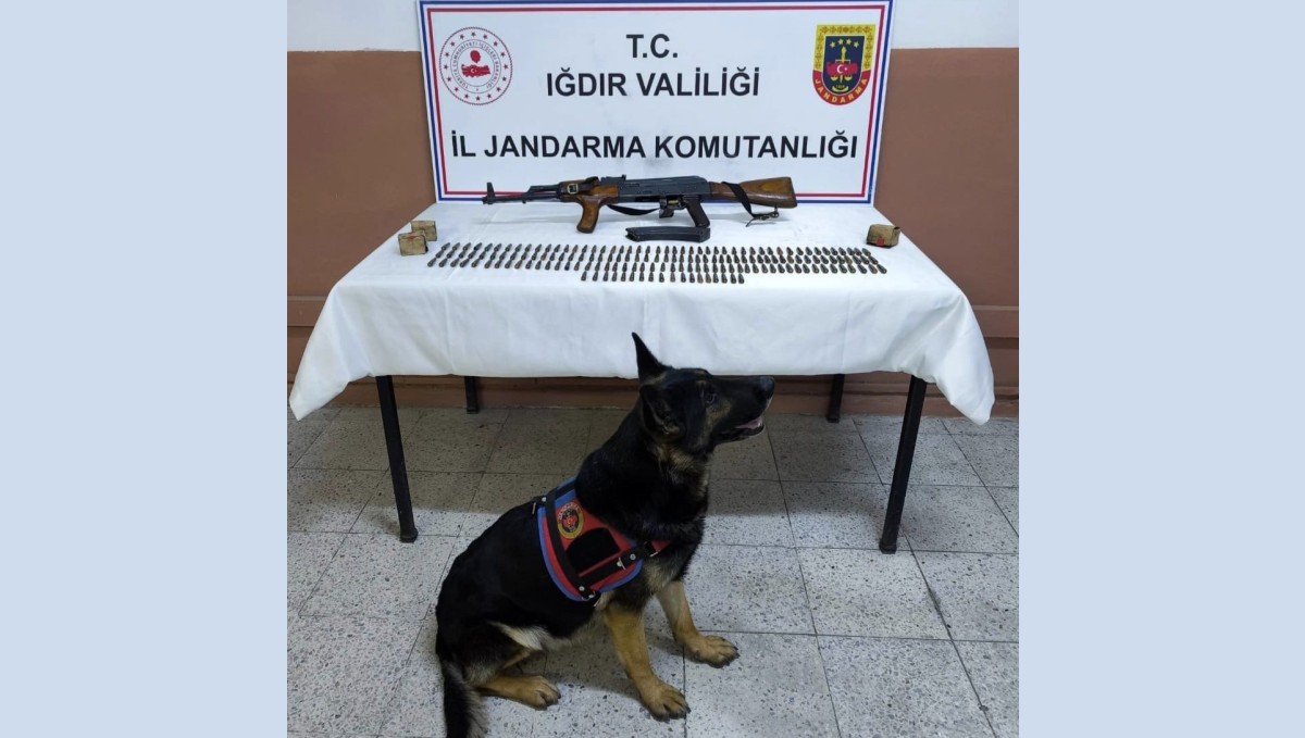 Iğdır'da silah kaçakçılığı operasyonu: Kalaşnikof tüfeği ve 264 fişek ele geçirildi