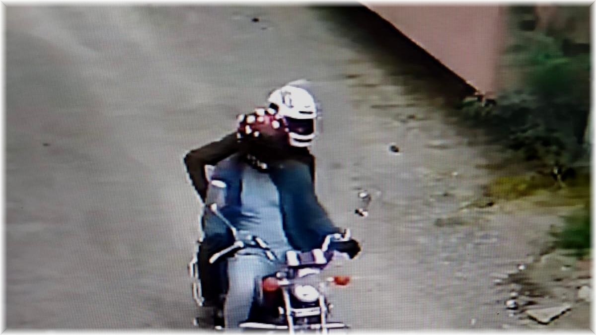 Iğdır'da sosyoloğa saldırı anı güvenlik kamerasında