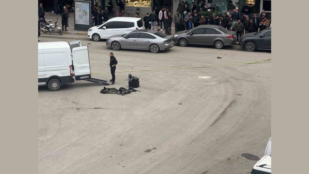 Iğdır'da şüpheli paket fünye ile patlatıldı