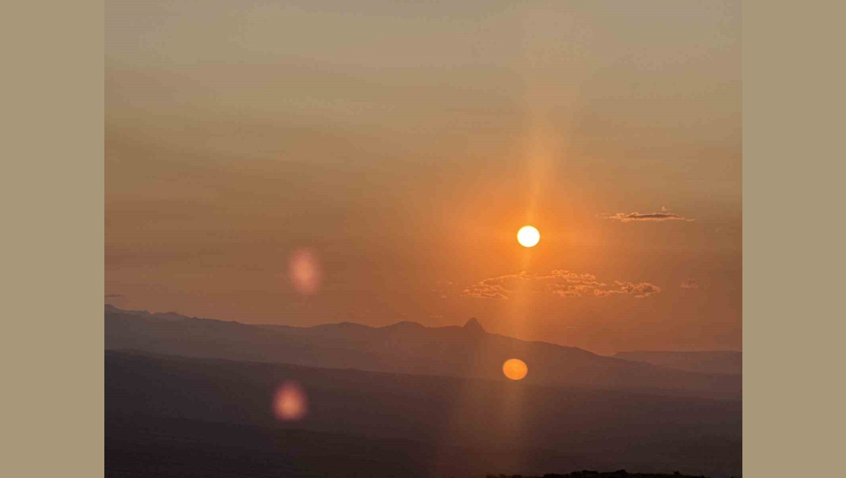 Iğdır'da Tekelti Dağı'nda gün batımı görsel şölen oluşturdu