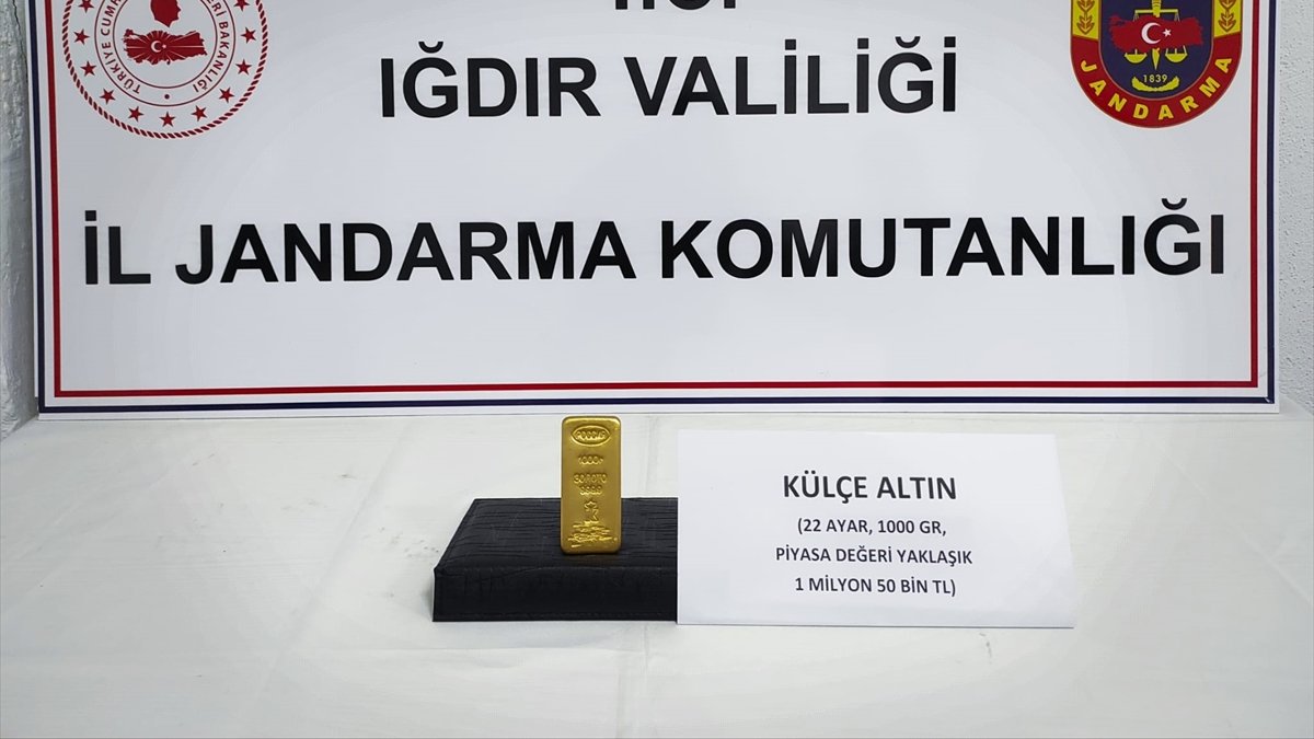 Iğdır'da yasa dışı yollarla ülkeye getirilen külçe altın ele geçirildi