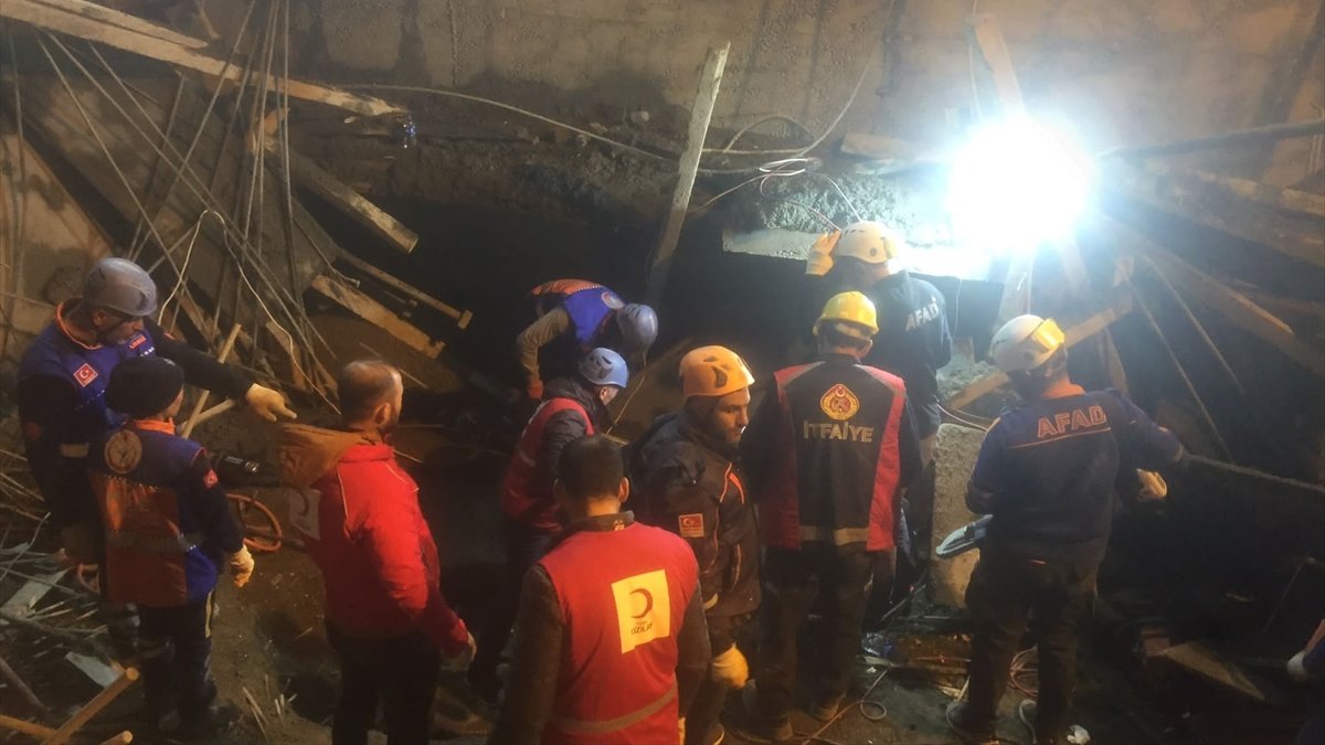 Iğdır'da yurt inşaatındaki göçükte enkaz altında kalan işçinin cansız bedenine ulaşıldı