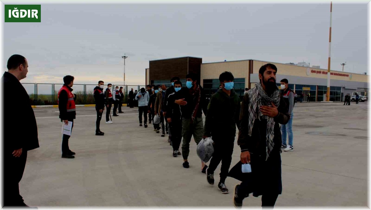 Iğdır'dan 138 göçmen daha ülkelerine gönderildi