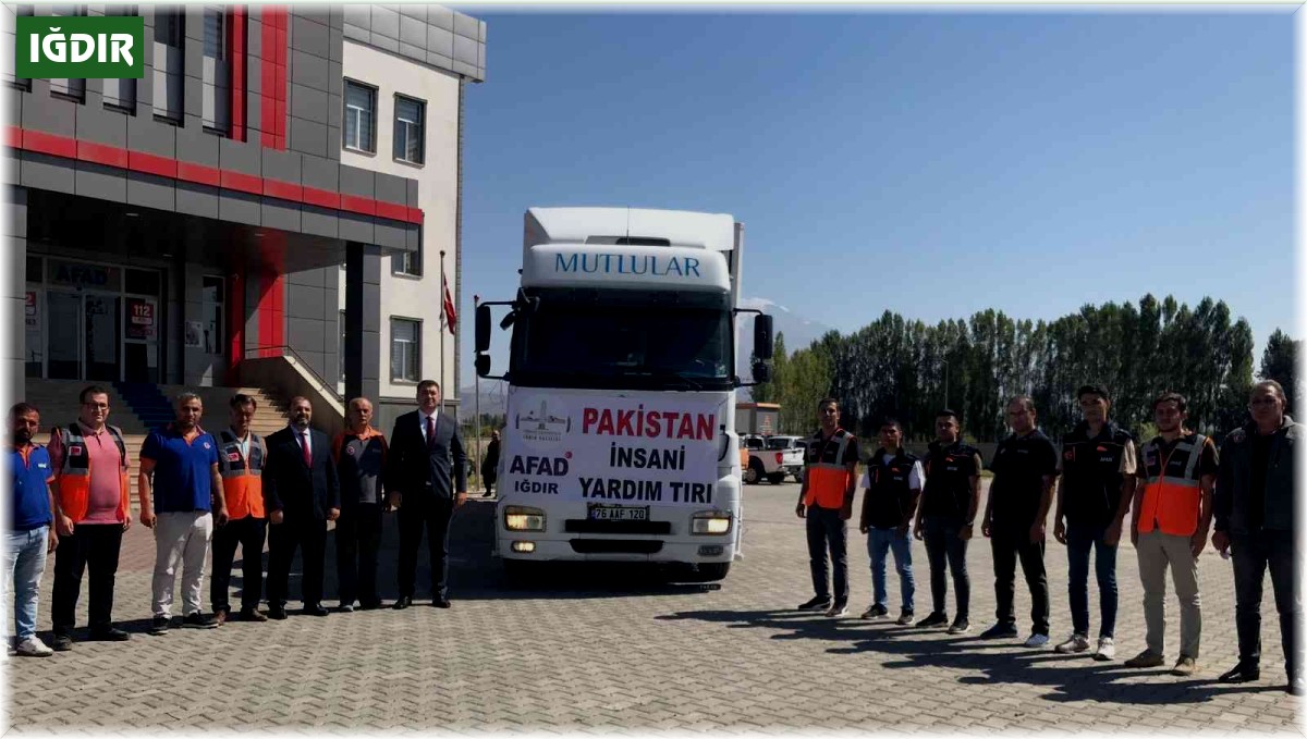 Iğdır'dan Pakistan'daki sel bölgesine yardım tırı gönderildi
