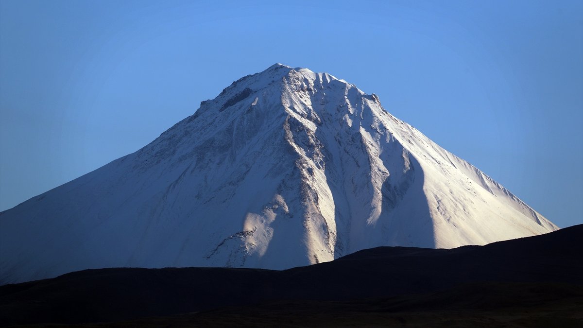 Iğdır'ın zirveleri karla kaplandı