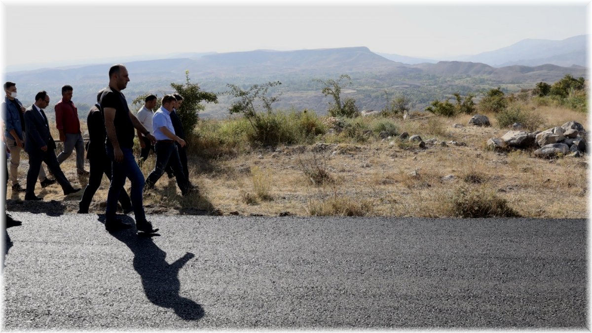 Iğdır köy yollarında iyileştirme çalışmaları devam ediyor