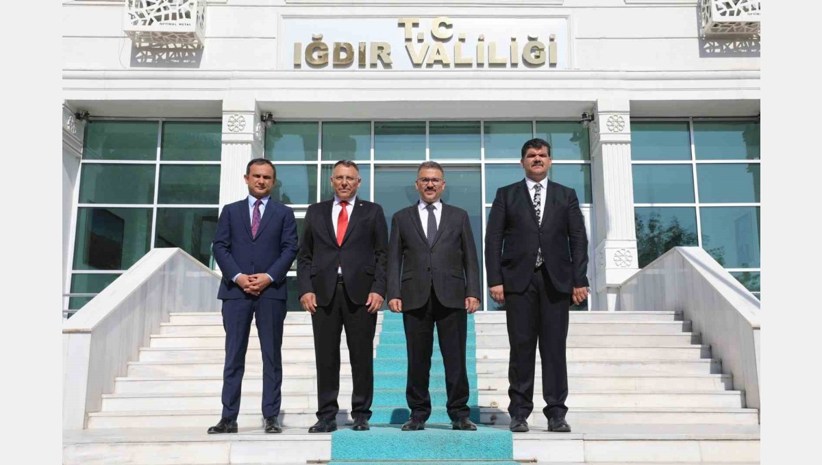 Iğdır Üniversitesi Rektörü Ekrem Gürel'den Iğdır Valisi Ercan Turan'a ziyaret
