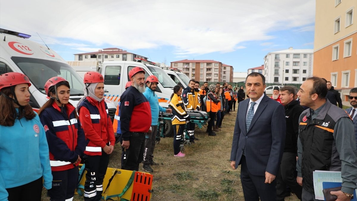 Iğdır ve Kars'ta Diyanete bağlı kurumlarda deprem tatbikatı yapıldı