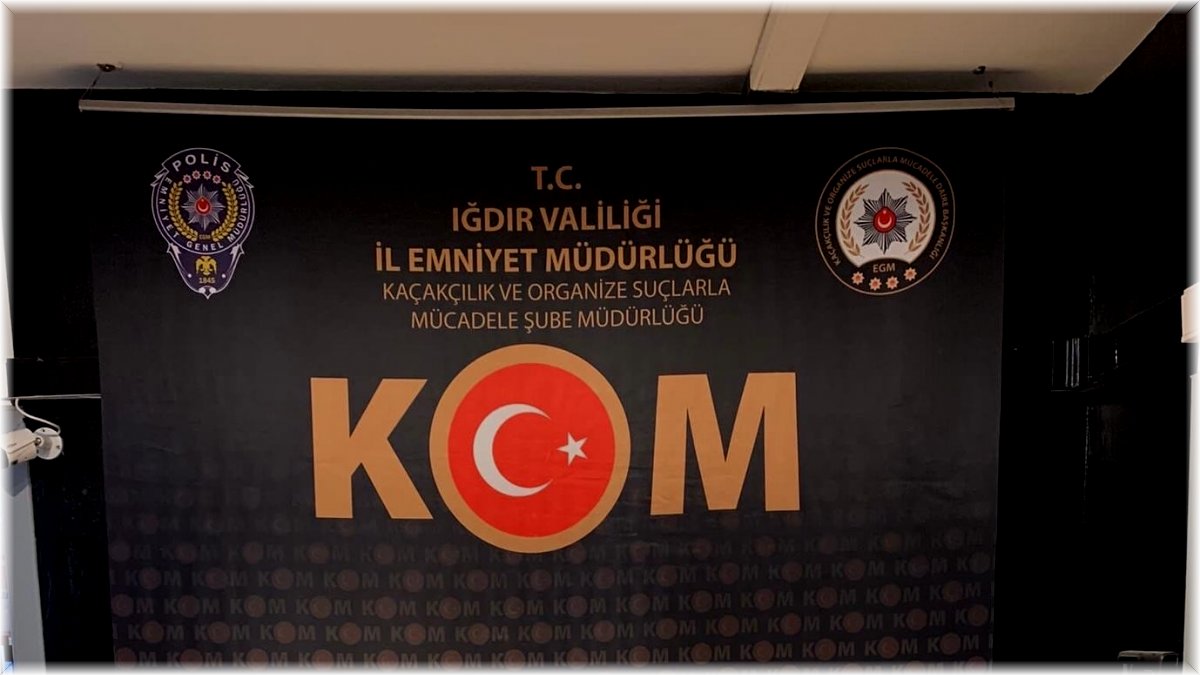 Iğdır’da kaçak 80 litre etil alkol ve 20 bin boş sigara makaronu ele geçirildi