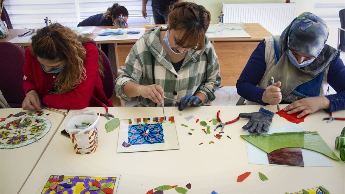 Iğdırlı kadınlar el sanatları geleneklerini geleceğe taşıyor