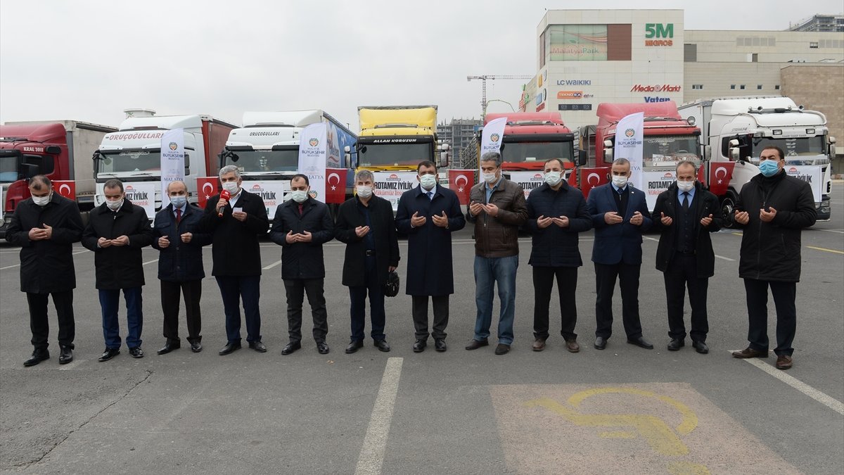 İHH'nin yardım tırları Suriye'ye gönderildi