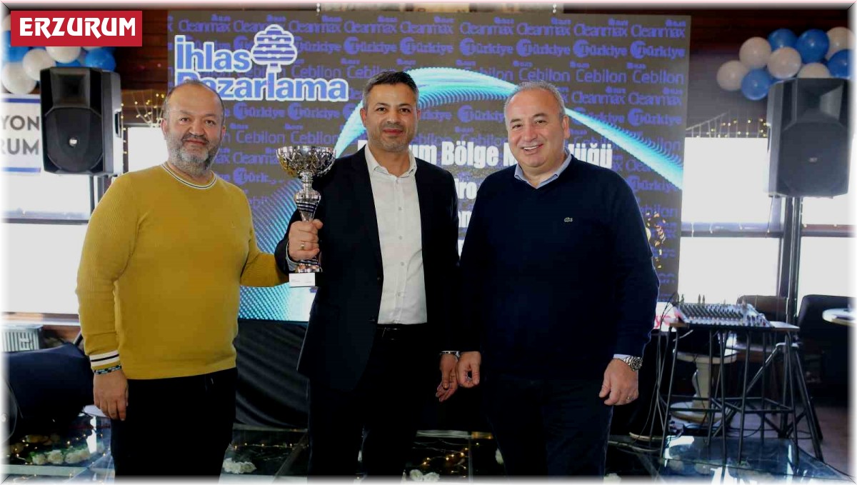 İhlas Pazarlama Genel Müdürü Orhan Korkusuz şampiyon ekibi ödüllendirdi