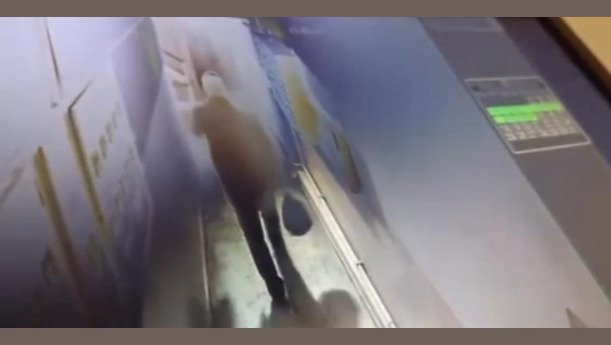 İki farklı motosiklet hırsızlığı, iki farklı kamerada: Birisi çaldı, diğeri kaçtı