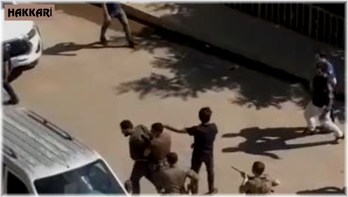 İki grubun sopalı kavgasına özel harekat polisi müdahale etti