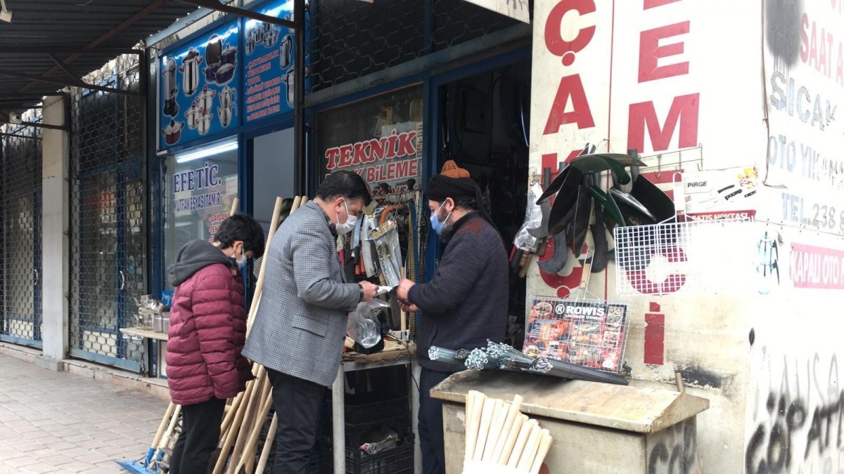 İki kişinin zor kaldırdığı demir tezgahı, hırsız tek başına çaldı