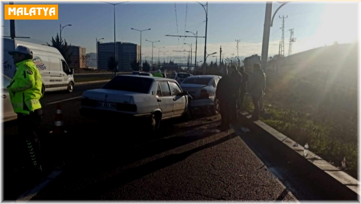 İki otomobil çarpıştı: 1 yaralı