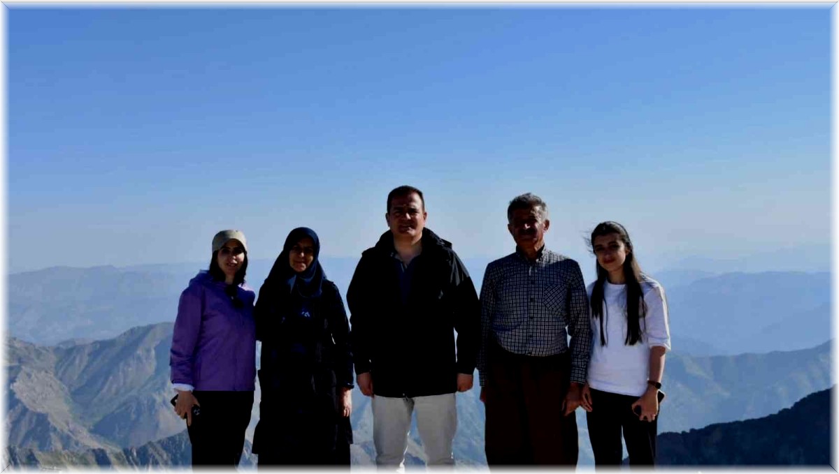 İkiyaka zirvesinde duygulandıran mutluluk