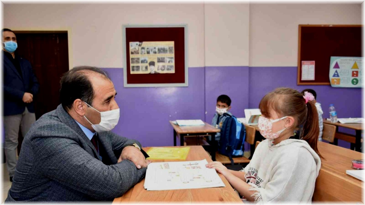 İl Milli Eğitim Müdürü Gün, okul ziyaretlerine devam ediyor